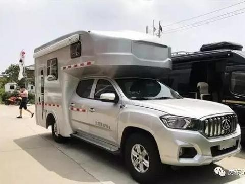 外观大气硬朗，整体造型圆润饱满，上汽大通首款皮卡车型大通T60