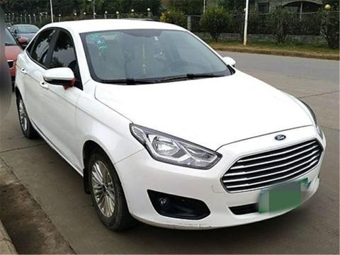 当时老婆劝买国产车，最终还是放弃了配置逆天的自主品牌