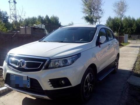 大舅让我买五菱宏光，我却咬牙加钱买了这车，村长以为这车几十万