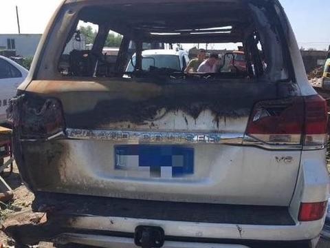 男子花3万元购买一辆丰田酷路泽残值，修好后却不能办理过户