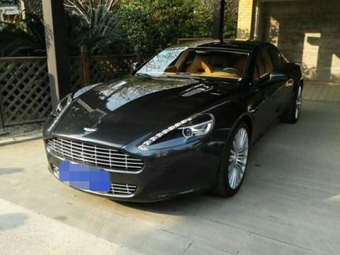 成都小伙花328万买辆阿斯顿马丁，邻居们都说这是“福特蒙迪欧”