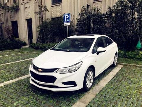 卡罗拉劲敌再降4万, 比思域漂亮十倍, 低油耗仅8万, 买朗逸后悔了