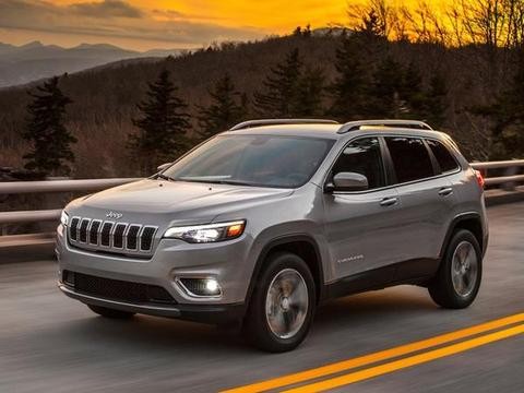 Jeep新款自由光官图发布 新增2.0T发动机