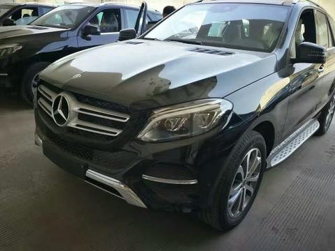 17款奔驰GLE400 后排空间怎么样？购置税多少