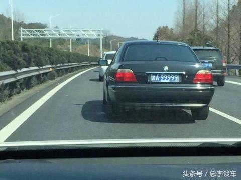 曾经是修鞋匠，现在身价近百亿，一辆老宝马用了17年都不舍得换