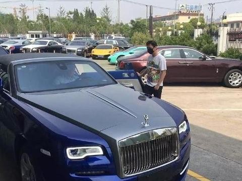 30岁王思聪已成新中年，90后富二代们纷纷出名，论座驾不输王思聪