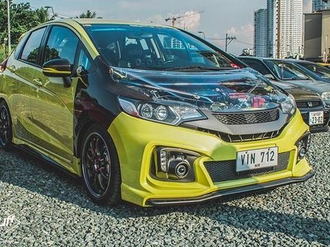 碳纤维件加防滚架，如此恶辣的飞度不知能不能激起你的驾驶欲呢？