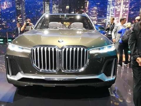 宝马X7中国首发, 透明车顶, 水晶挡杆, 6座布局