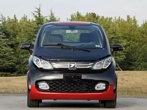 众泰E200和知豆D2价格差不多，到底选谁更划算