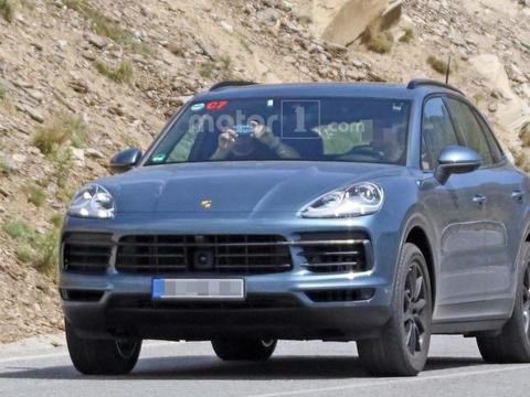 全新保时捷卡宴轻伪谍照 有望9月亮相