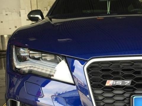 厦门小伙花170万买辆奥迪RS7, 精选的车牌很“抢眼”