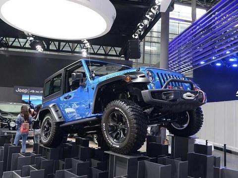 奔驰G级不敢小瞧它，卖40万比卡宴回头率还要高！