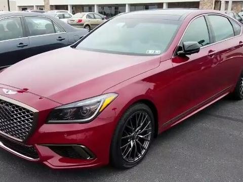 四十万神秘跑车，撞脸五百万宾利，看到车钥匙后，立刻清醒