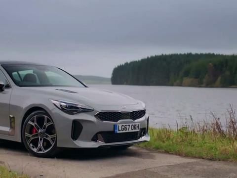 起亚毒刺 VS 起亚K5动态对比