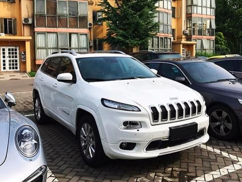 放弃了奥迪Q3，提了这台硬汉车，朋友却说我人傻钱多好忽悠！