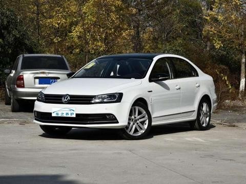 12万还买卡罗拉吗? 这中级车带T, 油耗也仅5.5L