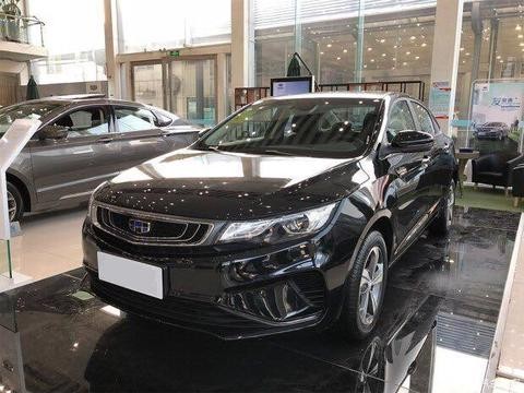 首台18款吉利帝豪到店，搭1.4T白菜价售7万，朗逸卡罗拉看完要哭