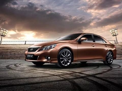 【传奇】丰田锐志：没想到我也有四驱系统吧？