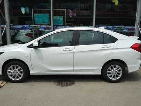 本田最厚道家轿, 比卡罗拉漂亮10倍, 仅8万起, 加价思域难卖了