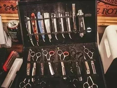 汽车销售顾问如何利用客户的手机来卖车？