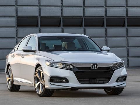 全新雅阁惊艳上市，比帕萨特漂亮10倍，还不足18万，迈腾都难卖了