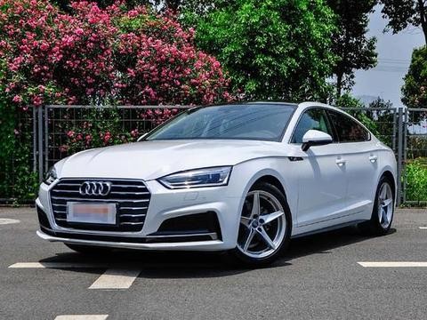 2017款奥迪A5 ，外观大气，豪华内饰，售价为：39.80-64.28万