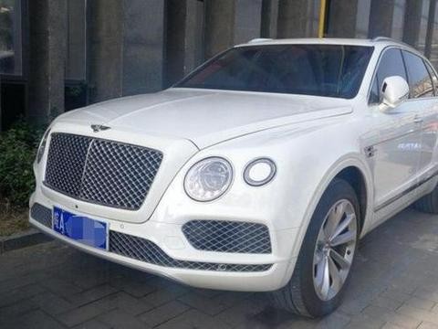 安徽某电子厂老板花448万买下宾利添越，坦言最喜欢W12发动机