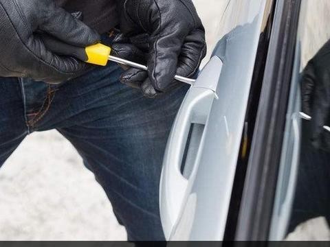 自驾游远在他乡 备齐安全车品才能应对自如