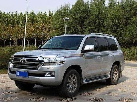 国产版陆巡, 搭载4.6L大排量, 性能完胜哈弗H9, 仅12万怒怼众泰