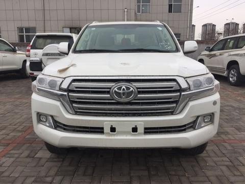 2018款中东版丰田酷路泽5700VXR现车配置详解