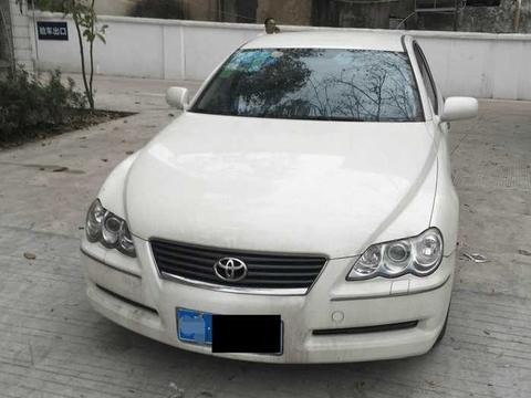 淘了一辆06年的丰田老锐志, 却因尾气不达标经常被限行