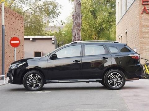 这SUV挂国产车标，啃的是日产过时技术，卖8万被H6博越吊打