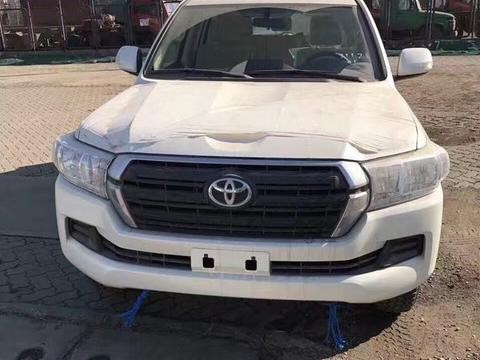 新款上市老款降价17款酷路泽4000元旦促销优惠降价还有礼包相送