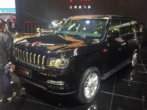 这车前脸9条龙，轮毂上8条龙，揽胜顿时黯然失色，一般人都不敢开