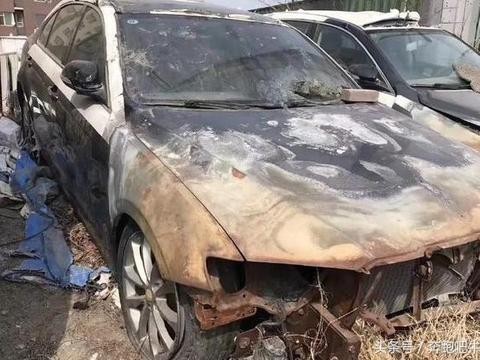 朋友花七千元买烧毁的红旗H7，花费一个月的时间维修！