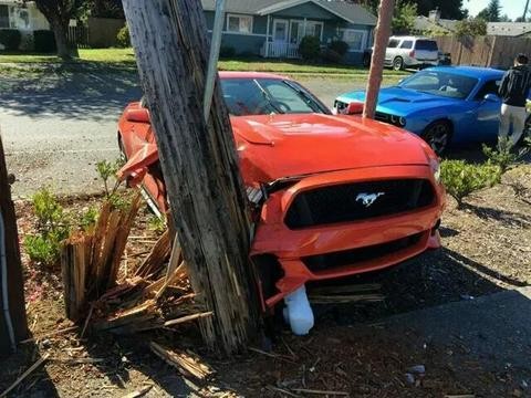刚买了一辆二手野马，老婆就要试驾：十分钟后，野马变废马