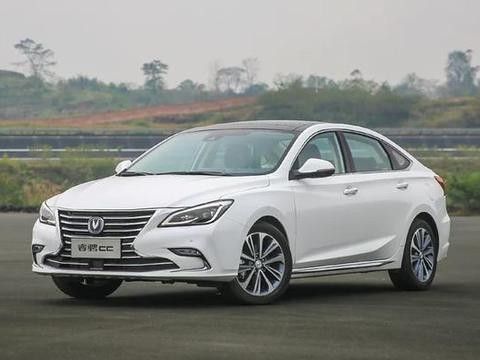 国产最美B级车，10万多全液晶仪表盘，动力带T，再买日系车要打死