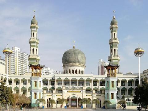 西宁最大的清真寺，信众数量世界第五，有近千年历史