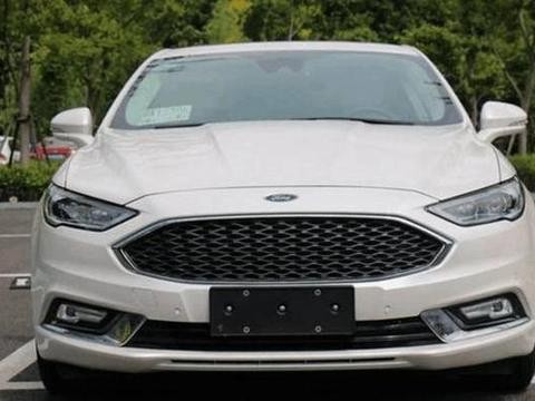 大众帕萨特的劲敌，狂降4万块，2.0T+6AT加速仅7.8秒