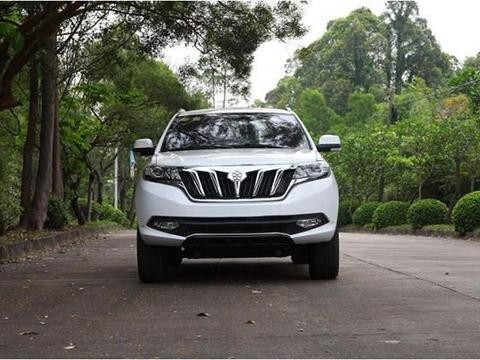 董明珠SUV终上路，看外观像普拉多，看车标像奥迪，车尾像汉兰达