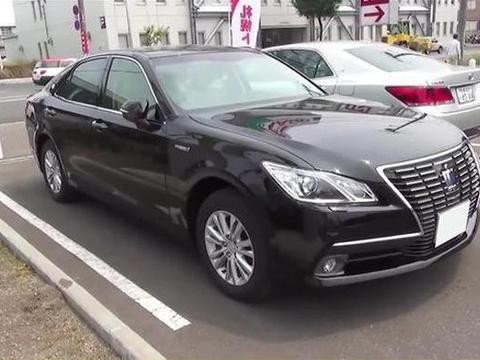 全新皇冠亮相，外观内饰全面升级，终于配得上豪车二字！