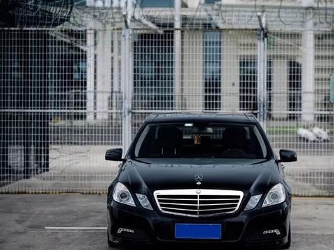 厦门车友丨谁说商务车不能改装，这辆低趴奔驰E300就很绅士！