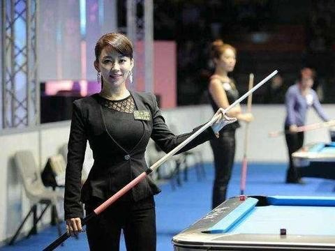 35岁九球天后，150万玛莎拉蒂代步，如今身家近亿却还是单身！