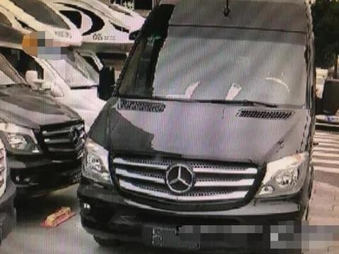 百万豪车故障频出，土豪怀疑买了一辆假奔驰？女销售：我来安慰你