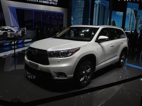 汉兰达迎来中期改款车型，5座、6座、7座随你选，23万变速箱8AT