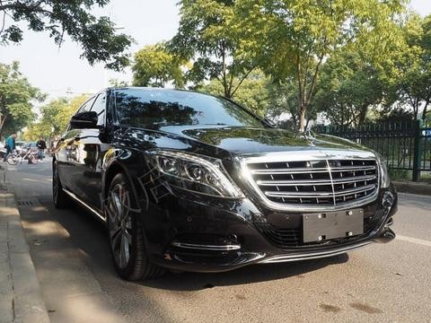 花156万全款拿下奔驰迈巴赫S400，车主：女友看到车后眉开眼笑