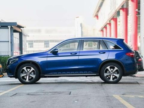 奔驰GLC售价39万起，标配M274发动机，外观吊打途昂