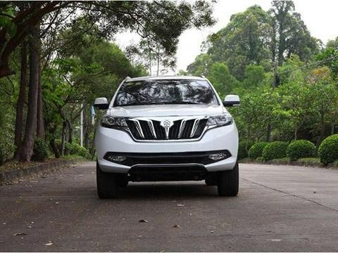 董明珠SUV终上路，看外观像普拉多，看车标像奥迪，车尾像汉兰达