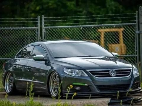 简单干净的低趴姿态，大众CC改装案例，我觉得你应该喜欢