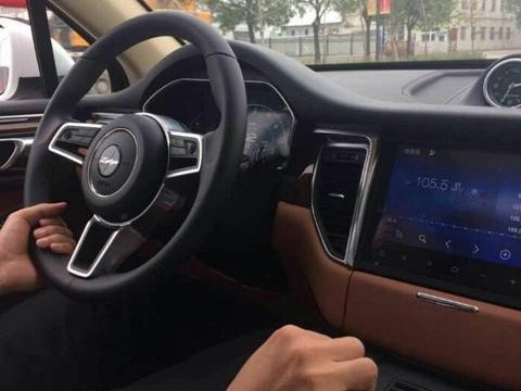 花15.2万买辆众泰SR9，车主来到“保时泰”交车现场自己却笑了